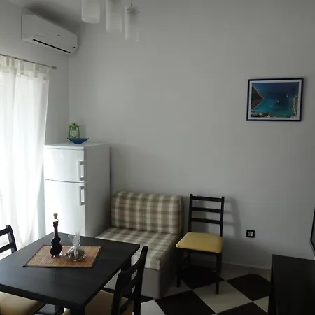 Selina Apartment *